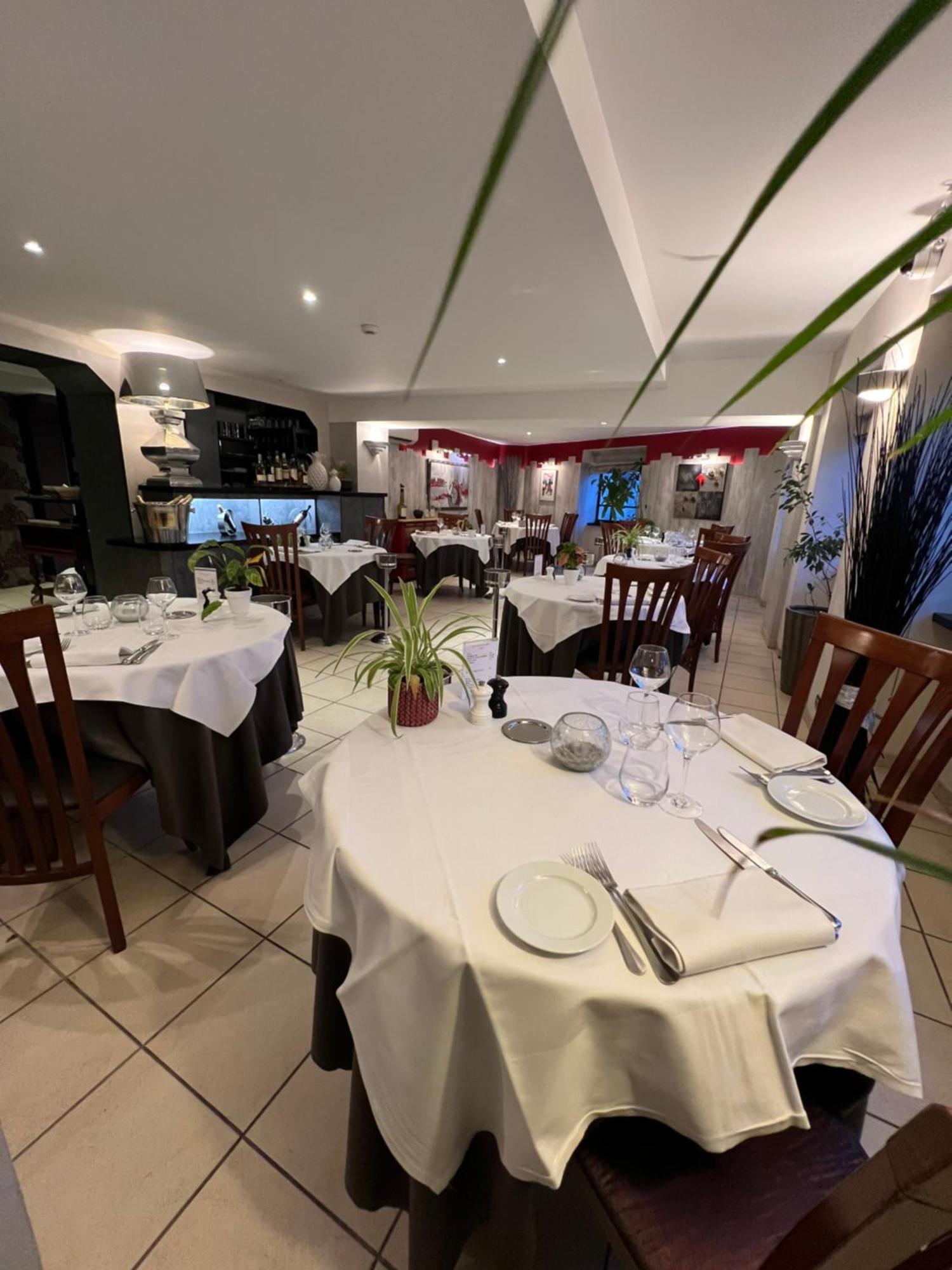 La Glycine Hotel, Spa Et Bien-Etre Bénouville Eksteriør billede