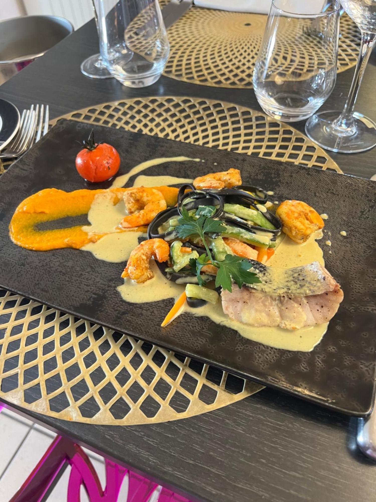 La Glycine Hotel, Spa Et Bien-Etre Bénouville Eksteriør billede