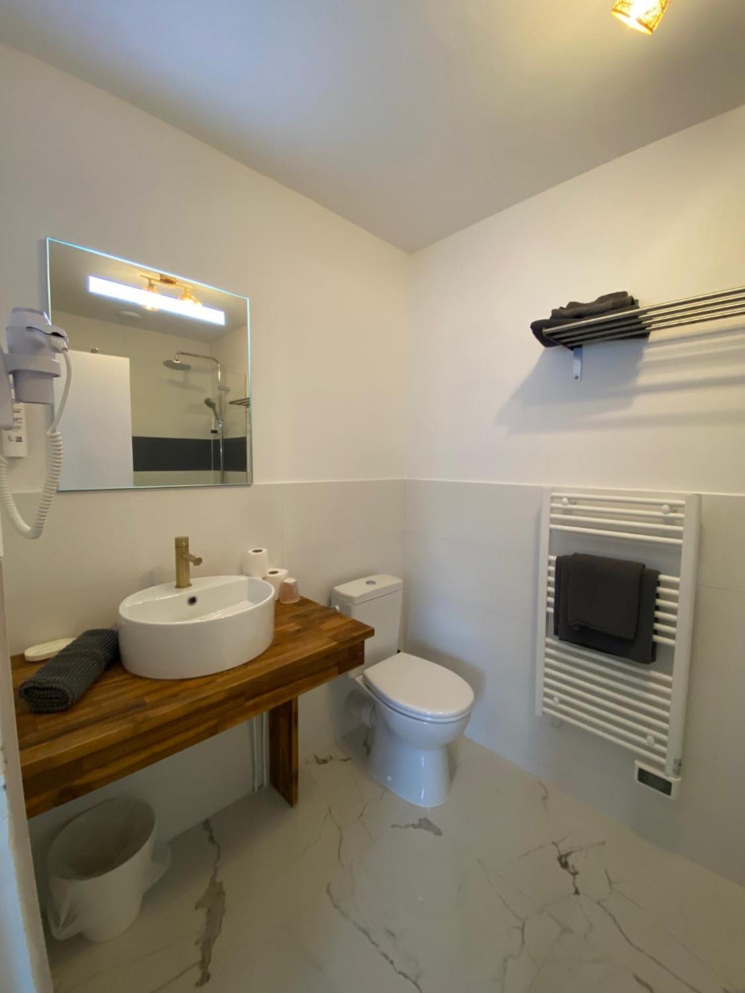 La Glycine Hotel, Spa Et Bien-Etre Bénouville Eksteriør billede