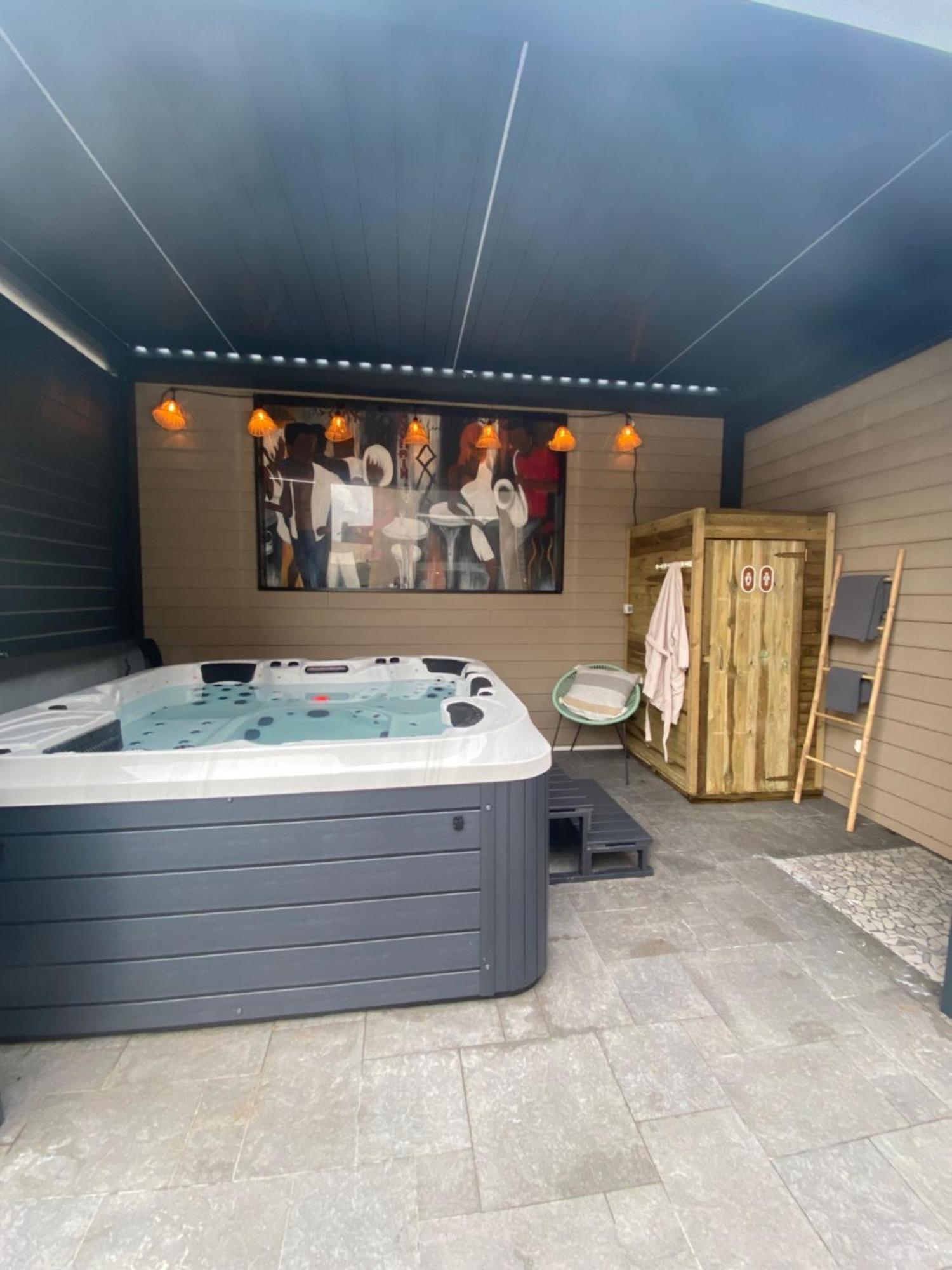 La Glycine Hotel, Spa Et Bien-Etre Bénouville Eksteriør billede